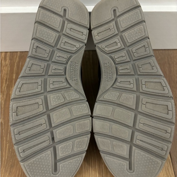 Johnston & Murphy Big Kid Holden Plain Toe | Size: 2M | Colour: Black/Grey Sole - Picture 5 of 6